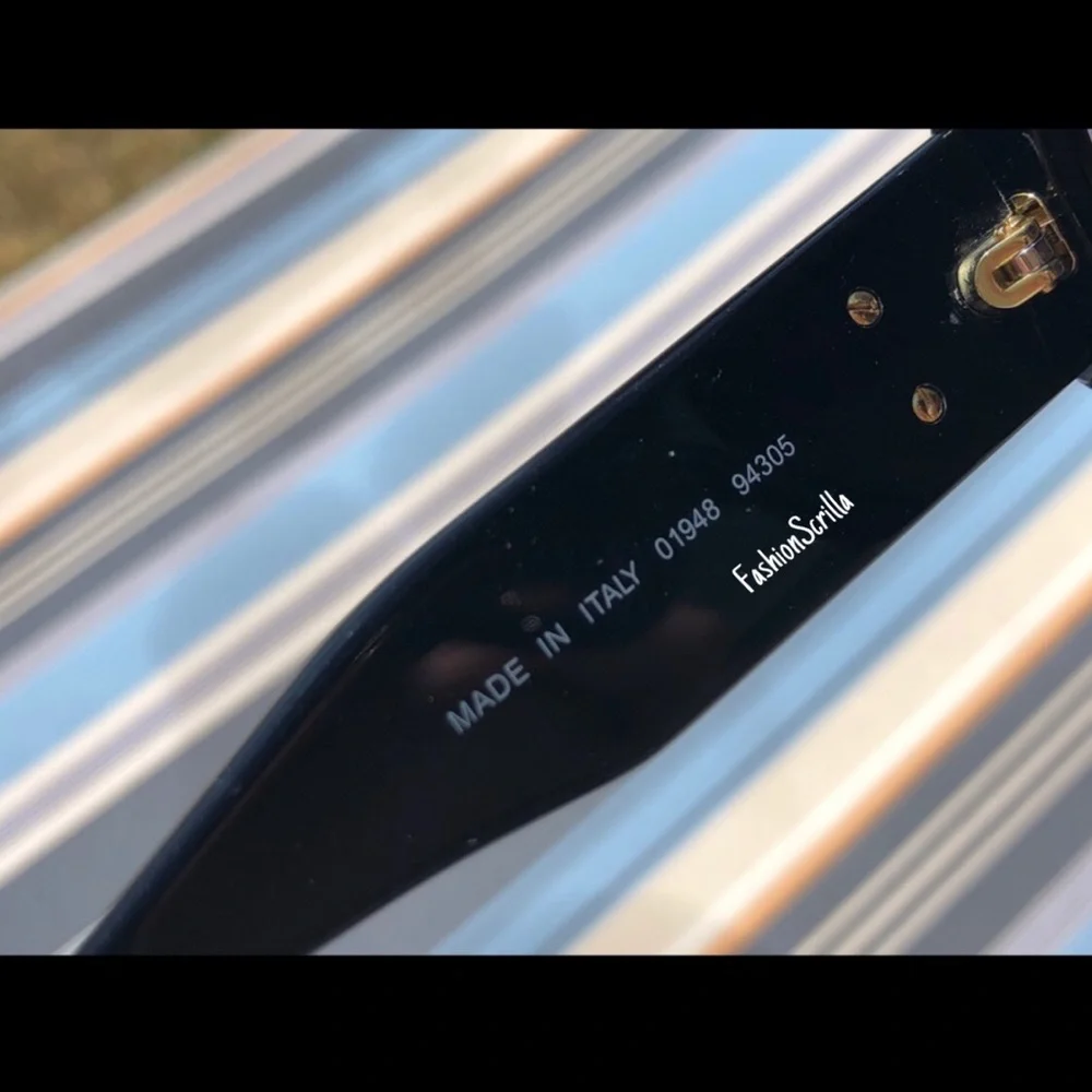 Vintage CHANEL 1993 Runway Black CC Logo Lens Editorial Oversized Sunglasses - Picture 14 of 17